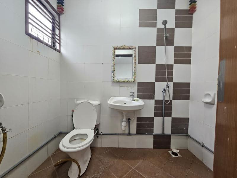 Terraced House for Sale in Bandar Puteri Klang (Klang) - Leon Goh - Bathroom - PropertyGuru.com.my