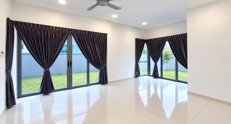 Rumah Berkembar untuk Disewa di Taman Molek (Johor Bahru) - Vera Chang - Living Room - PropertyGuru.com.my