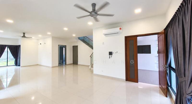 Rumah Berkembar untuk Disewa di Taman Molek (Johor Bahru) - Vera Chang - Living Room - PropertyGuru.com.my