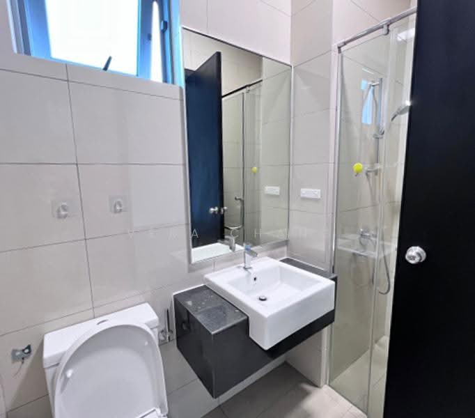 Rumah Berkembar untuk Disewa di Taman Molek (Johor Bahru) - Vera Chang - Bathroom - PropertyGuru.com.my
