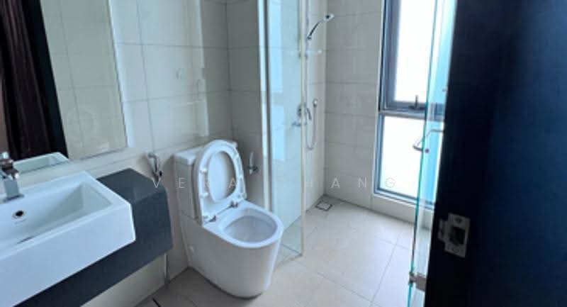 Rumah Berkembar untuk Disewa di Taman Molek (Johor Bahru) - Vera Chang - Bathroom - PropertyGuru.com.my