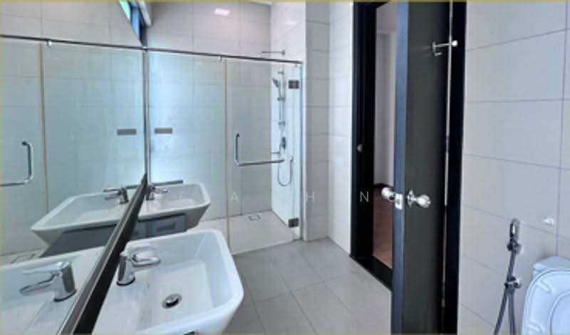 Rumah Berkembar untuk Disewa di Taman Molek (Johor Bahru) - Vera Chang - Bathroom - PropertyGuru.com.my