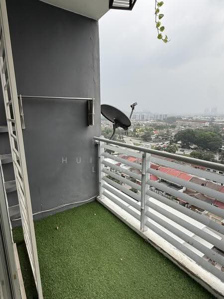 Kondominium untuk Disewa di Pearl Avenue - Hui Jing Low - Balcony - PropertyGuru.com.my