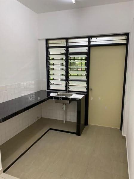 Rumah Flat untuk Dijual di Taman Molek - Melinda Ee - Kitchen - PropertyGuru.com.my