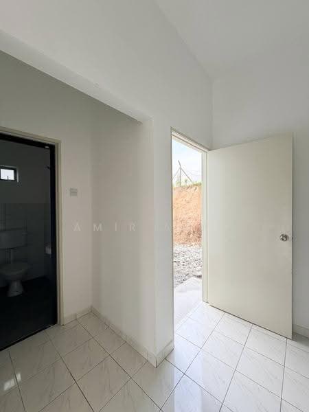 Rumah Teres 1-Tingkat untuk Disewa di Kajang (Selangor) - Amir Abas - Bathroom - PropertyGuru.com.my