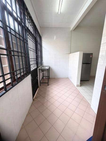 Rumah Teres 2-Tingkat untuk Dijual di Bandar Putra Kulai (Kulai) - Jack Wong - Kitchen - PropertyGuru.com.my