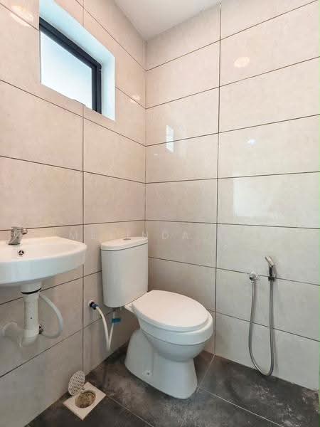 1-storey Terraced House for Sale in Kampung Kiambang (Ulu Tiram) - Melinda Ee - Bathroom - PropertyGuru.com.my