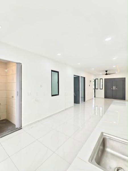 1-storey Terraced House for Sale in Kampung Kiambang (Ulu Tiram) - Melinda Ee - Bathroom - PropertyGuru.com.my