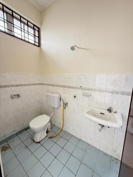 2-storey Terraced House for Sale in Taman Scientex Pasir Gudang (Pasir Gudang) - Siew Hui - Bathroom - PropertyGuru.com.my