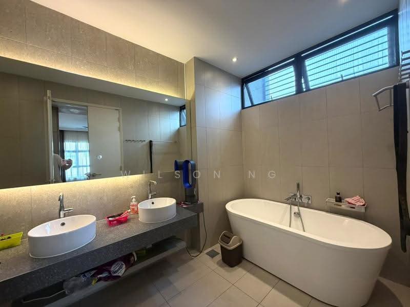 Rumah Berkembar untuk Disewa di Kota Kemuning (Shah Alam) - Wilson Ng - Bathroom - PropertyGuru.com.my