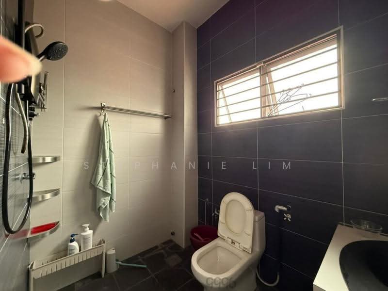 2-storey Terraced House for Rent in Bandar Bukit Tinggi (Klang) - Stephanie Lim - Bathroom - PropertyGuru.com.my