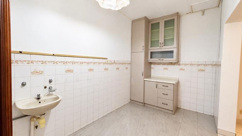 1.5-storey Terraced House for Sale in Bandar Kinrara Seksyen 2 (Bandar Kinrara) - Shermaine Chan - Kitchen - PropertyGuru.com.my