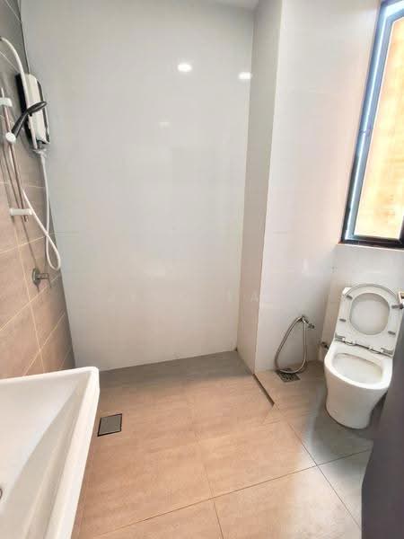 Kediaman Servis untuk Disewa di Princeton Suites - Jeno Tan - Bathroom - PropertyGuru.com.my