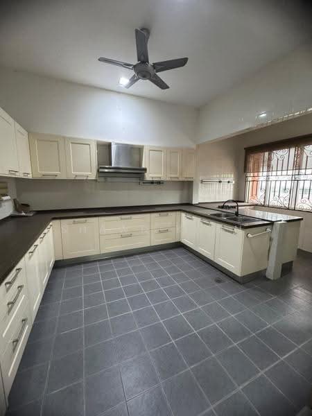 Bungalow House for Sale in Taman Overseas Union (Taman Oug) (Jalan Klang Lama (Old Klang Road)) - Shawn Kuan - Kitchen - PropertyGuru.com.my