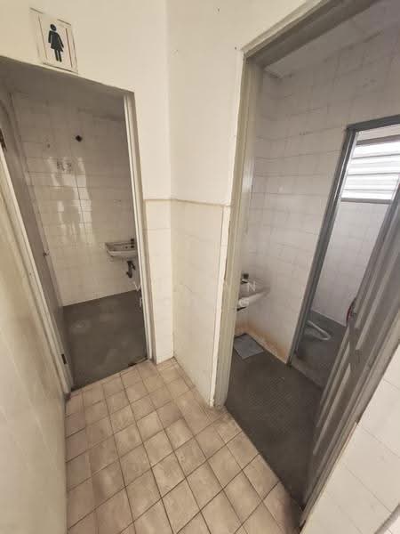 Shop for Rent in Taman Wang (Menglembu) - Vivian Foong - Bathroom - PropertyGuru.com.my