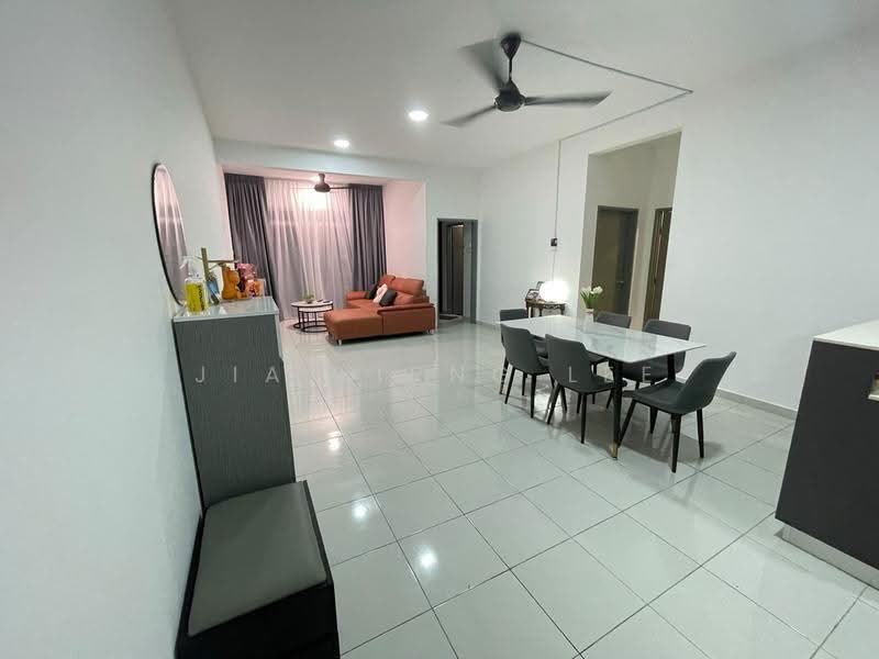 Kediaman Servis untuk Dijual di Residensi Setia Impian - Jia Yirng Lee - Living Room - PropertyGuru.com.my