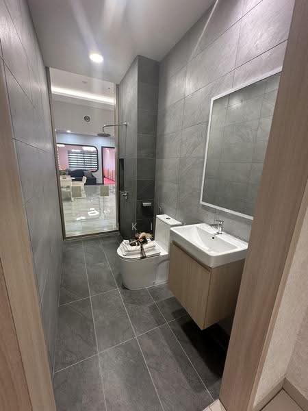Kediaman Servis untuk Dijual di Paragon Gateway - Genki Yap - Bathroom - PropertyGuru.com.my