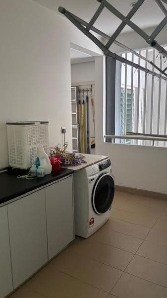 Kondominium untuk Dijual di Central Park condominium - Daniel Phang - Balcony - PropertyGuru.com.my