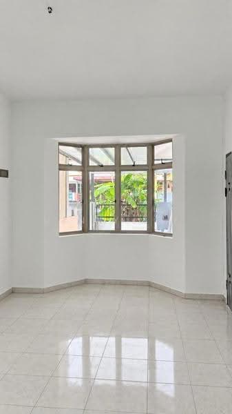 Rumah Teres 1-Tingkat untuk Dijual di Taman Senai Utama (Kulai) - Danny See - Living Room - PropertyGuru.com.my
