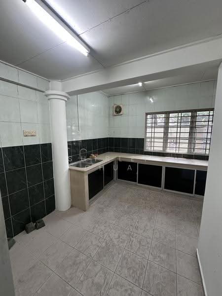 2-storey Terraced House for Sale in Puchong (Selangor) - Shirley Chua - Kitchen - PropertyGuru.com.my