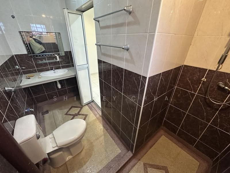 2-storey Terraced House for Sale in Puchong (Selangor) - Shirley Chua - Bathroom - PropertyGuru.com.my