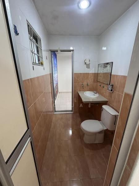 2-storey Terraced House for Sale in Puchong (Selangor) - Shirley Chua - Bathroom - PropertyGuru.com.my