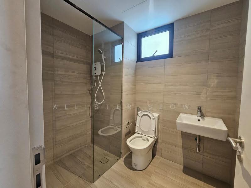 Kediaman Servis untuk Disewa di BeCentral @ i-City - Allister Seow - Bathroom - PropertyGuru.com.my