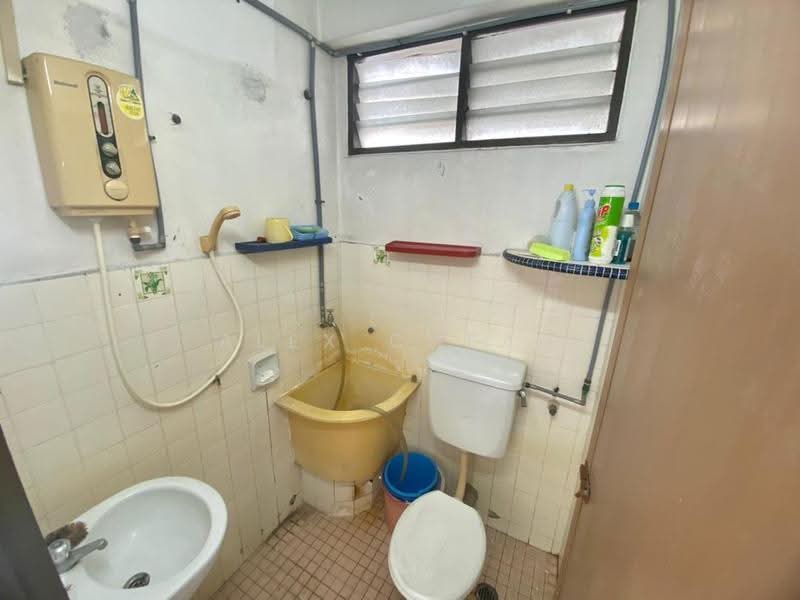 Apartment for Sale at Turquoise Apartment - Alex Cheah - Bathroom - PropertyGuru.com.my