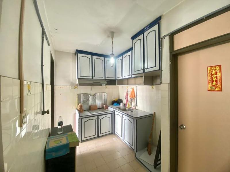 Apartment for Sale at Turquoise Apartment - Alex Cheah - Kitchen - PropertyGuru.com.my