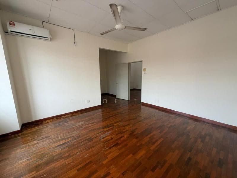 2-storey Terraced House for Sale in Kota Kemuning (Shah Alam) - Chloe Tan - Living Room - PropertyGuru.com.my