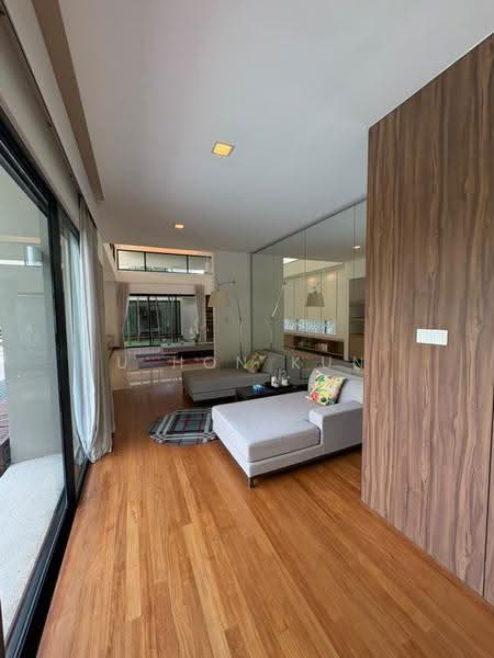 Bungalow House for Sale in Leisure Farm (Gelang Patah) - U Hon Kun - Living Room - PropertyGuru.com.my