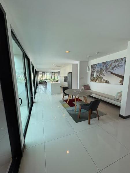 Bungalow House for Sale in Leisure Farm (Gelang Patah) - U Hon Kun - Living Room - PropertyGuru.com.my