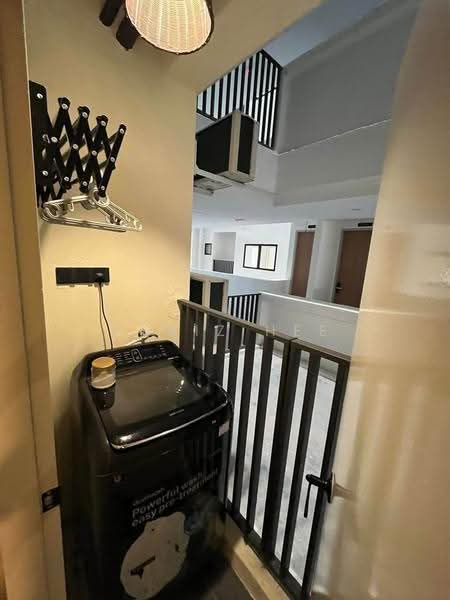 Kediaman Servis untuk Dijual di Piccadilly - Chriz Hee - Corridor - PropertyGuru.com.my
