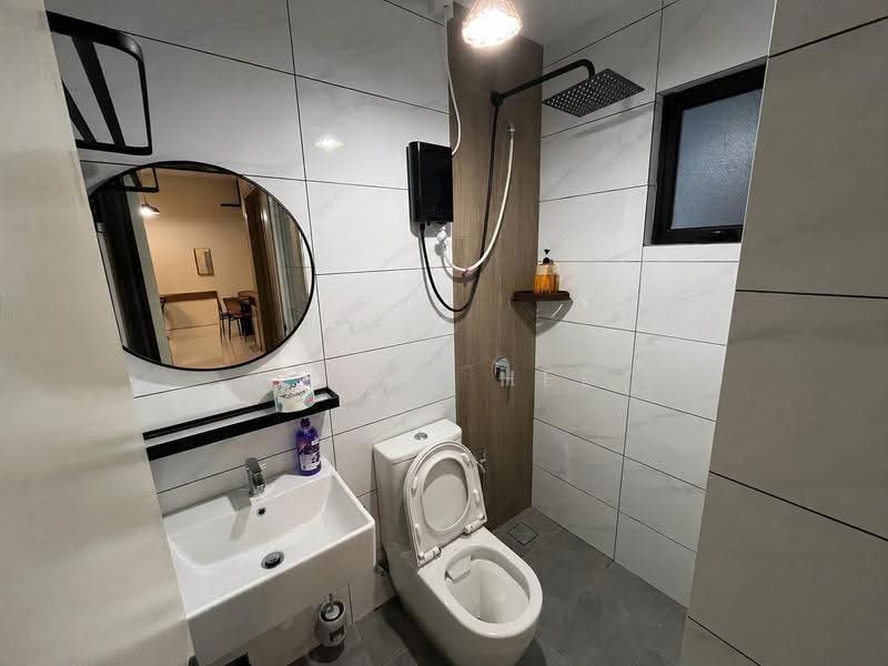 Kediaman Servis untuk Dijual di Piccadilly - Chriz Hee - Bathroom - PropertyGuru.com.my