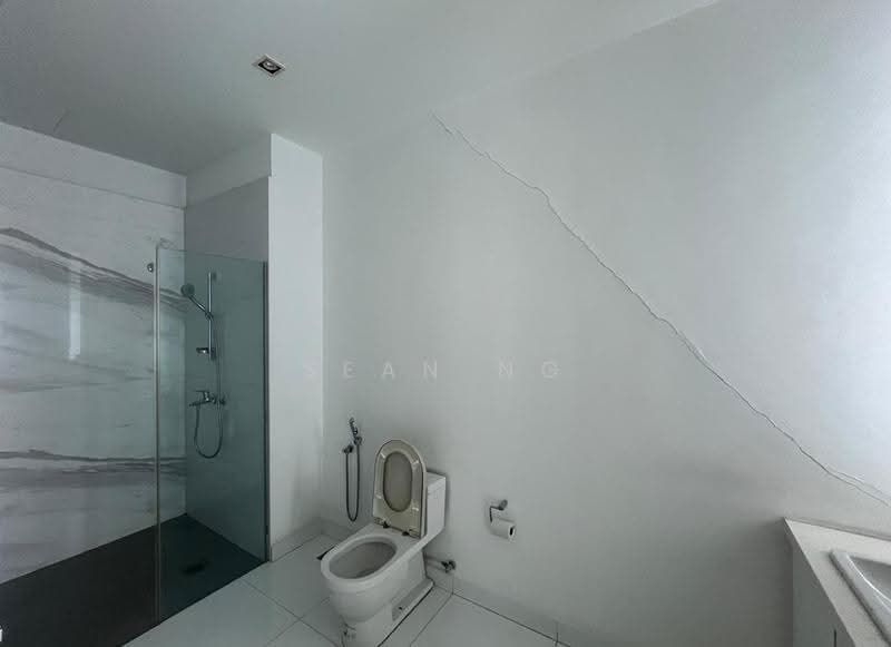 Kedai / Pejabat untuk Disewa di Kampung Sungai Kayu Ara (Petaling Jaya) - Sean Ng - Bathroom - PropertyGuru.com.my