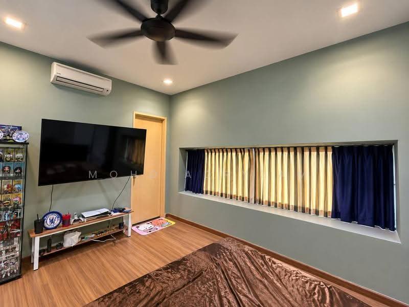 Semi-Detached House for Sale in Seksyen 7 (Shah Alam) - Mohd Adryzam - Bedroom - PropertyGuru.com.my