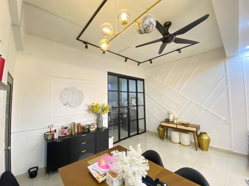 Rumah Teres 2-Tingkat untuk Dijual di Taman Mutiara Rinching (Semenyih) - Amir Abas - Dining Room - PropertyGuru.com.my