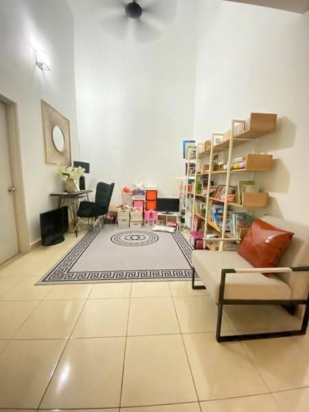 Rumah Teres 2-Tingkat untuk Dijual di Taman Mutiara Rinching (Semenyih) - Amir Abas - Living Room - PropertyGuru.com.my