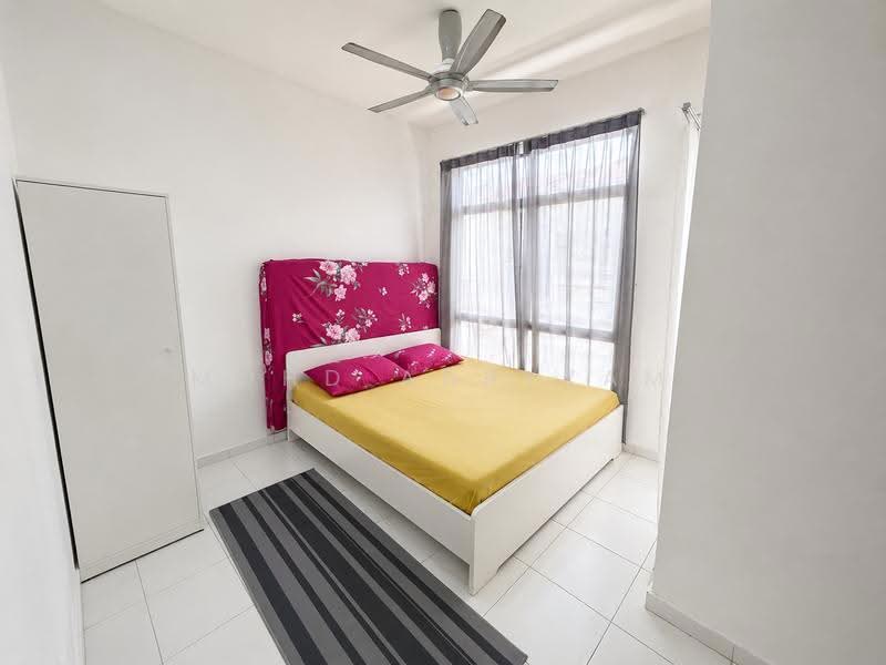 Rumah Teres 2-Tingkat untuk Dijual di Eco Grandeur (Puncak Alam) - Mohd Adryzam - Bedroom - PropertyGuru.com.my