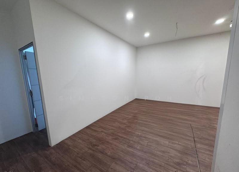 Shop / Office for Rent in Taman Mount Austin (Tebrau) - Simpson Poh - Interior - PropertyGuru.com.my