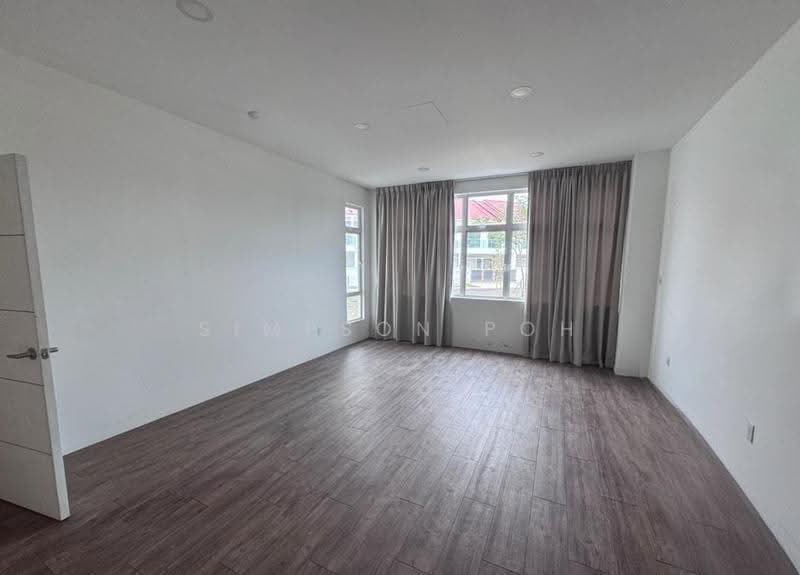 Shop / Office for Rent in Taman Mount Austin (Tebrau) - Simpson Poh - Living Room - PropertyGuru.com.my