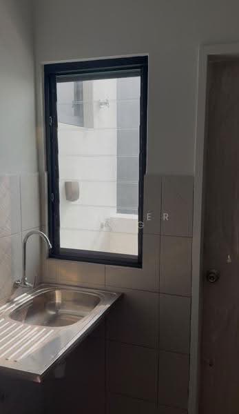 Service Residence for Sale at Maxim Risen - Volster Leng - Kitchen - PropertyGuru.com.my