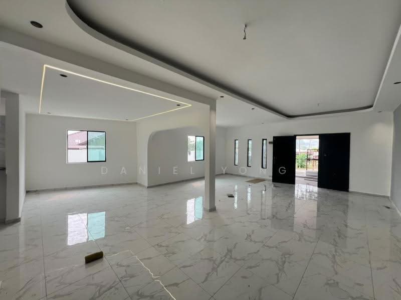 Rumah Teres 1-Tingkat untuk Dijual di Kampung Kebun Teh (Johor Bahru) - Daniel Yong - Living Room - PropertyGuru.com.my