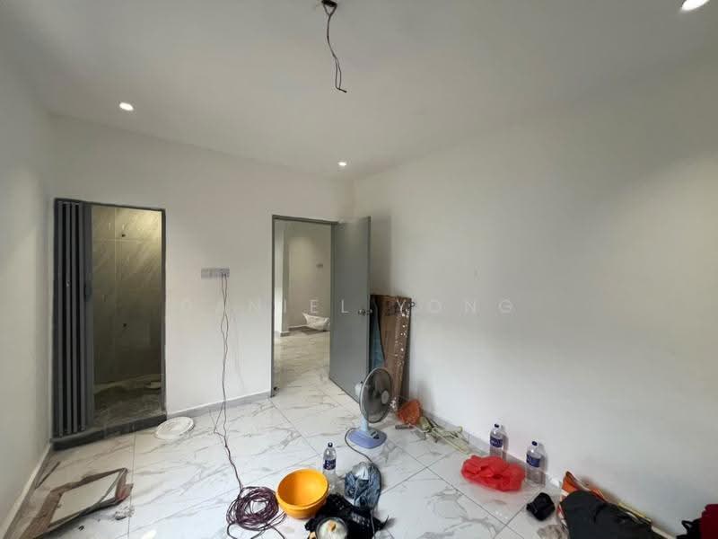 Rumah Teres 1-Tingkat untuk Dijual di Kampung Kebun Teh (Johor Bahru) - Daniel Yong - Bathroom - PropertyGuru.com.my