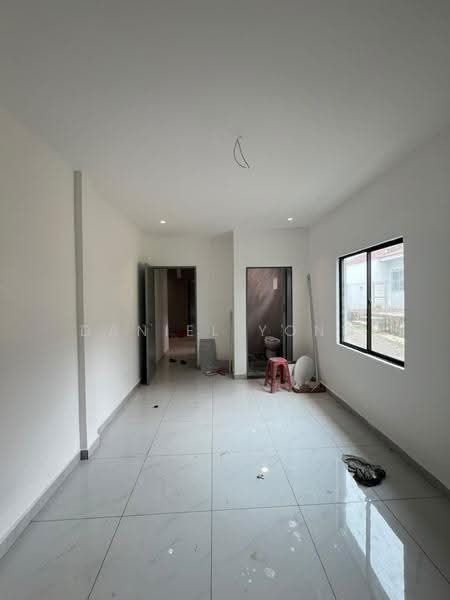Rumah Teres 1-Tingkat untuk Dijual di Kampung Kebun Teh (Johor Bahru) - Daniel Yong - Living Room - PropertyGuru.com.my