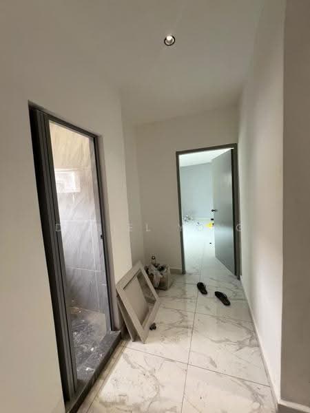 Rumah Teres 1-Tingkat untuk Dijual di Kampung Kebun Teh (Johor Bahru) - Daniel Yong - Corridor - PropertyGuru.com.my