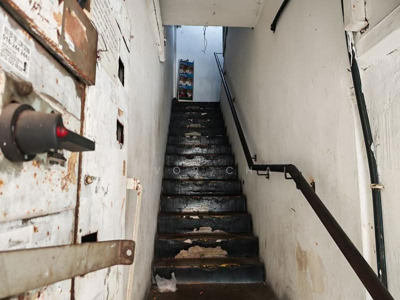 Shop / Office for Rent in Taman Putra (Ampang) - Trevor Chai - Corridor - PropertyGuru.com.my