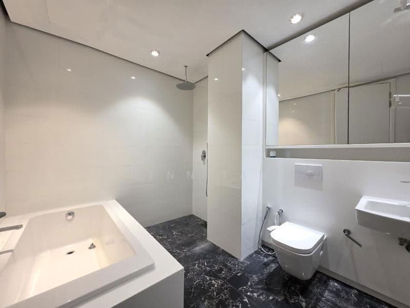 Kediaman Servis untuk Disewa di Arcoris Residences - Benn Tan - Bathroom - PropertyGuru.com.my