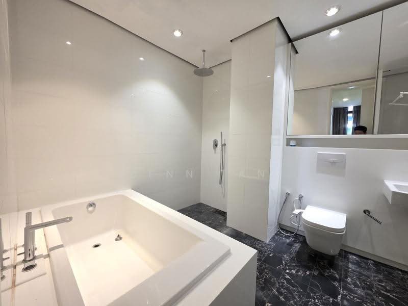 Kediaman Servis untuk Disewa di Arcoris Residences - Benn Tan - Bathroom - PropertyGuru.com.my