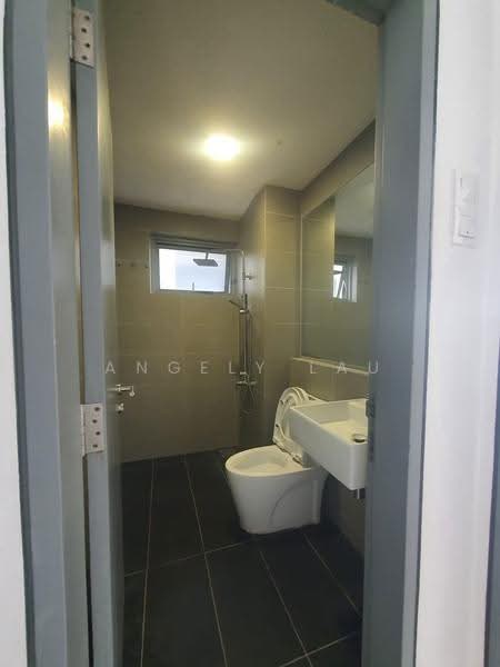 Kondominium untuk Disewa di Lakefront Residence - Angely Lau - Bathroom - PropertyGuru.com.my
